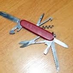 Нож VICTORINOX HUNTSMAN 1.3713.T